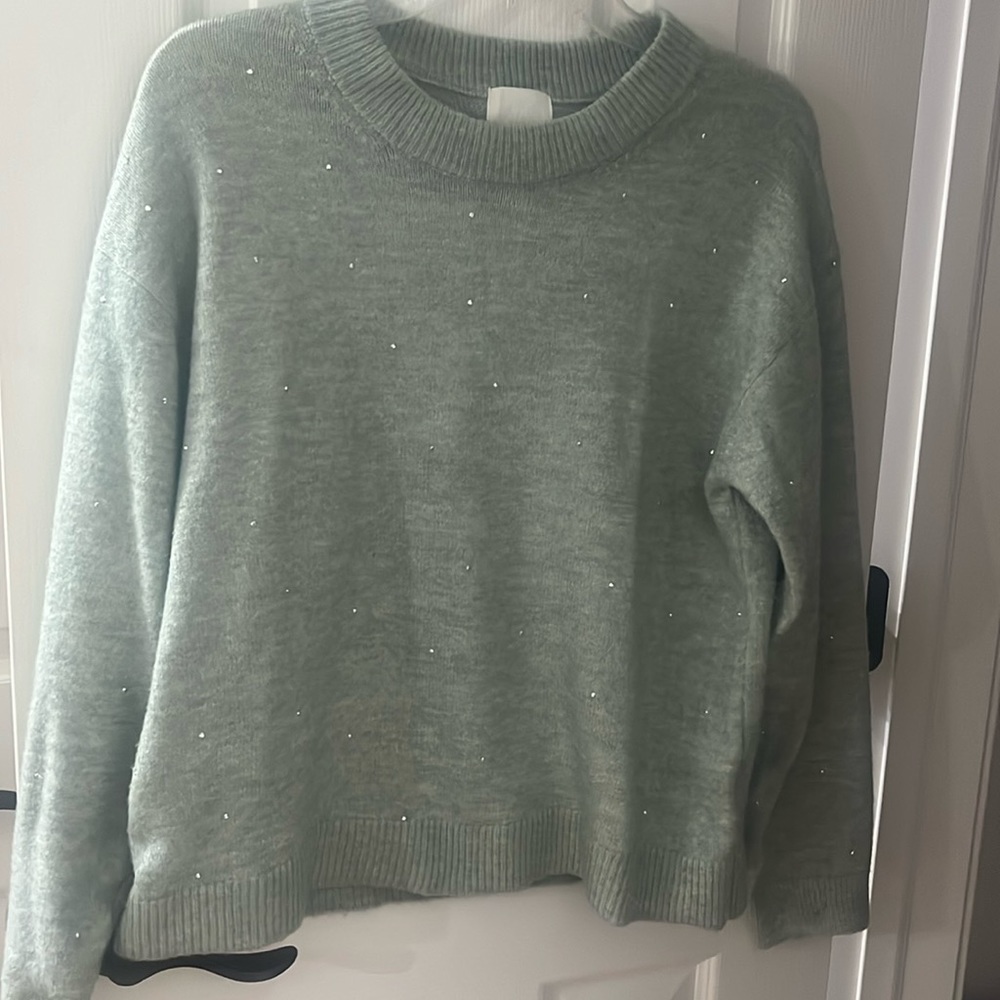 H&M pretty light green crewneck sweater